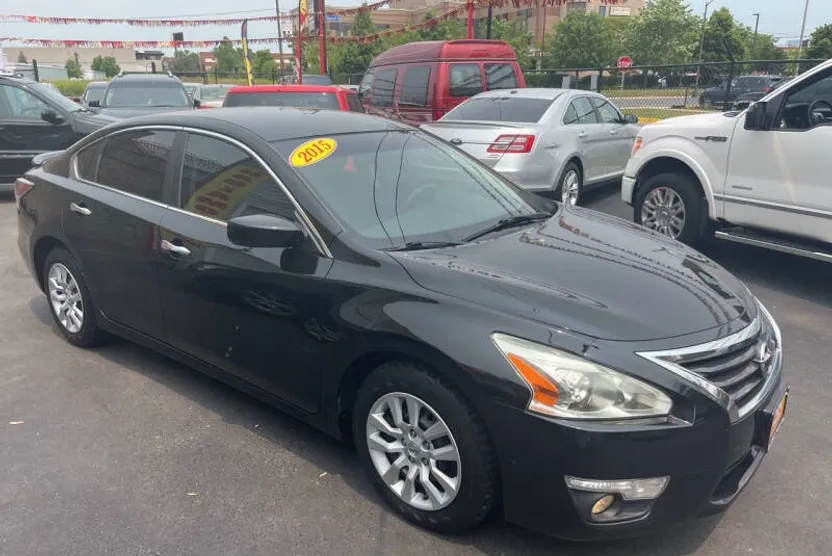 2015 Nissan Altima 2.5 S photo 1