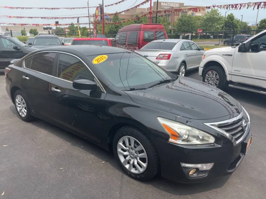 2015 Nissan Altima 2.5 S photo 1
