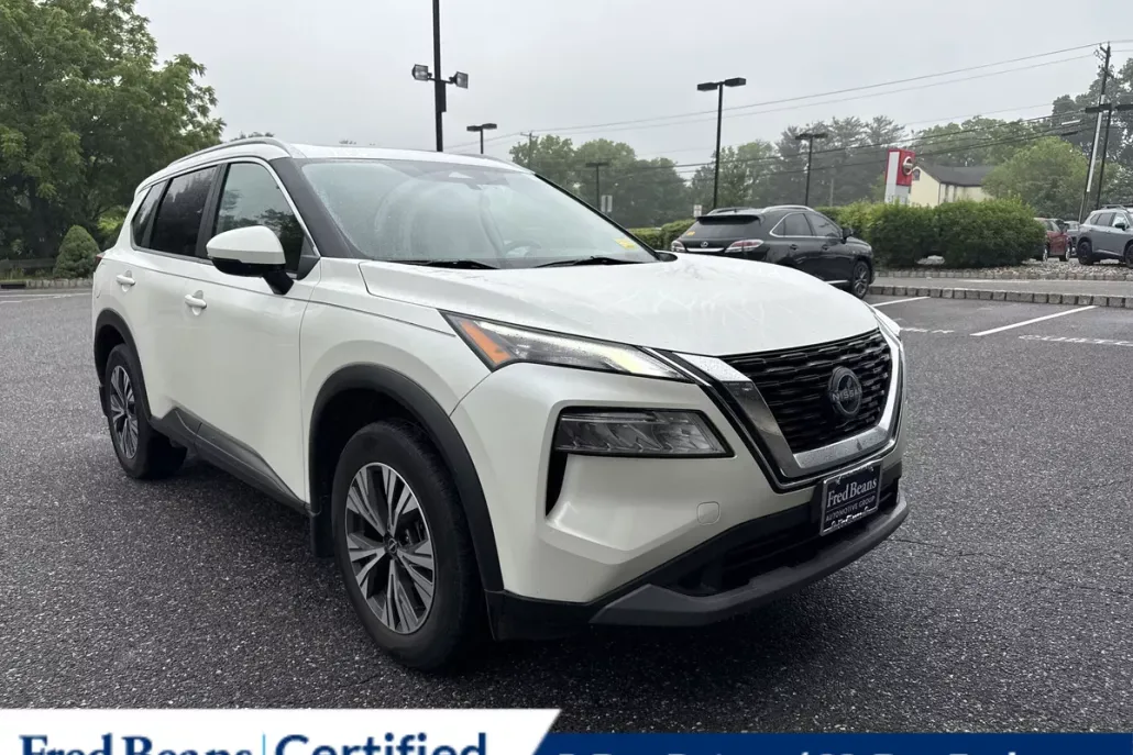 2022 Nissan Rogue SV photo 1