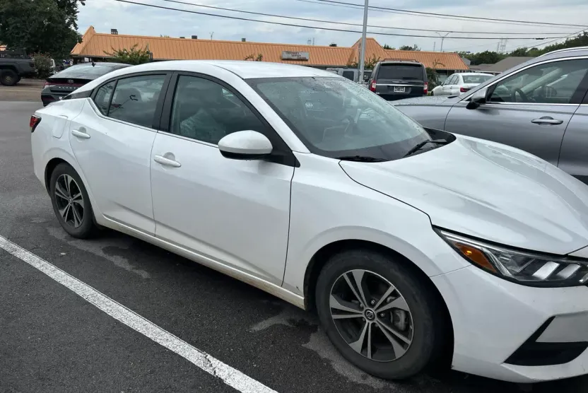 2022 Nissan Sentra SV photo 1