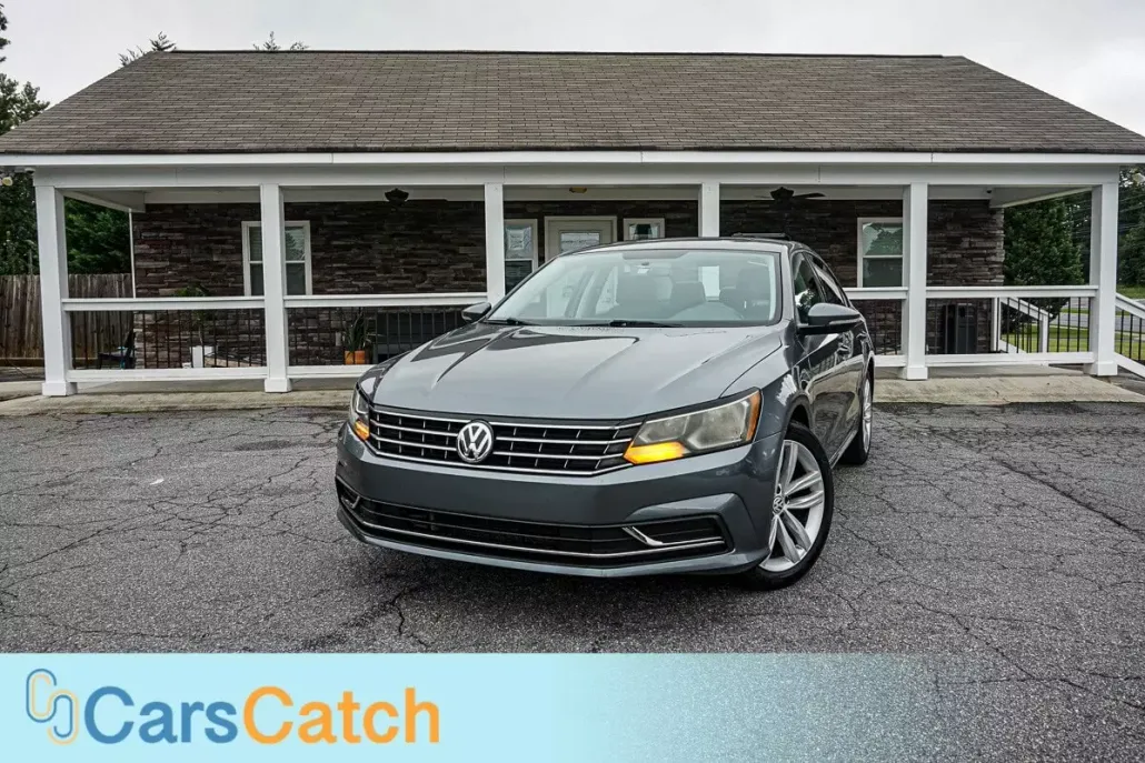 2019 Volkswagen Passat 2.0T Wolfsburg Edition photo 1