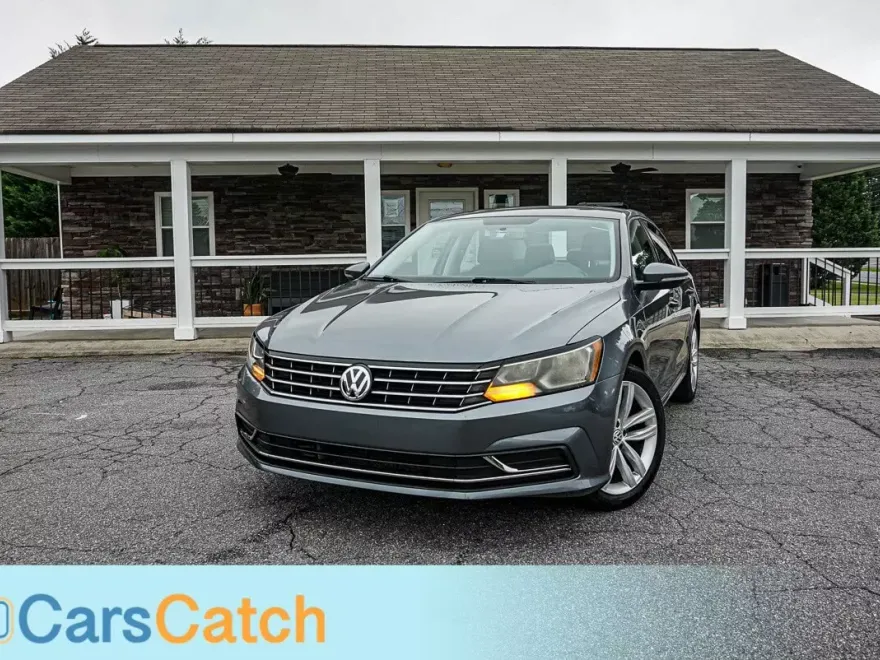 2019 Volkswagen Passat 2.0T Wolfsburg Edition photo 1