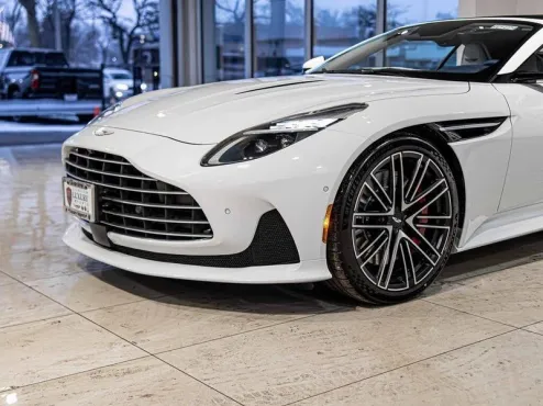 2025 Aston Martin DB12 photo 4