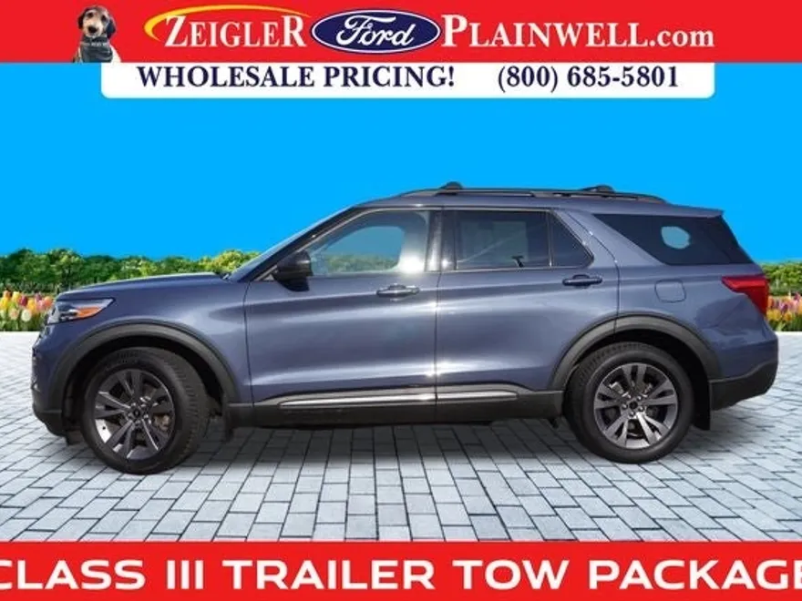 2021 Ford Explorer XLT Sport photo 1