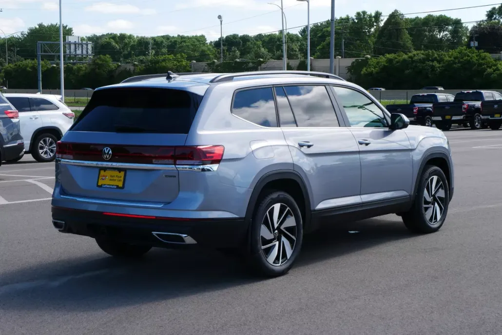 2025 Volkswagen Atlas SE Technology photo 1