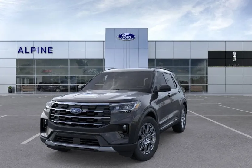 2025 Ford Explorer photo 1