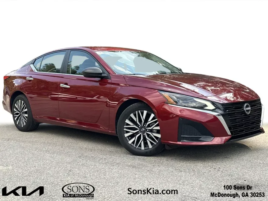 2024 Nissan Altima 2.5 SV photo 1
