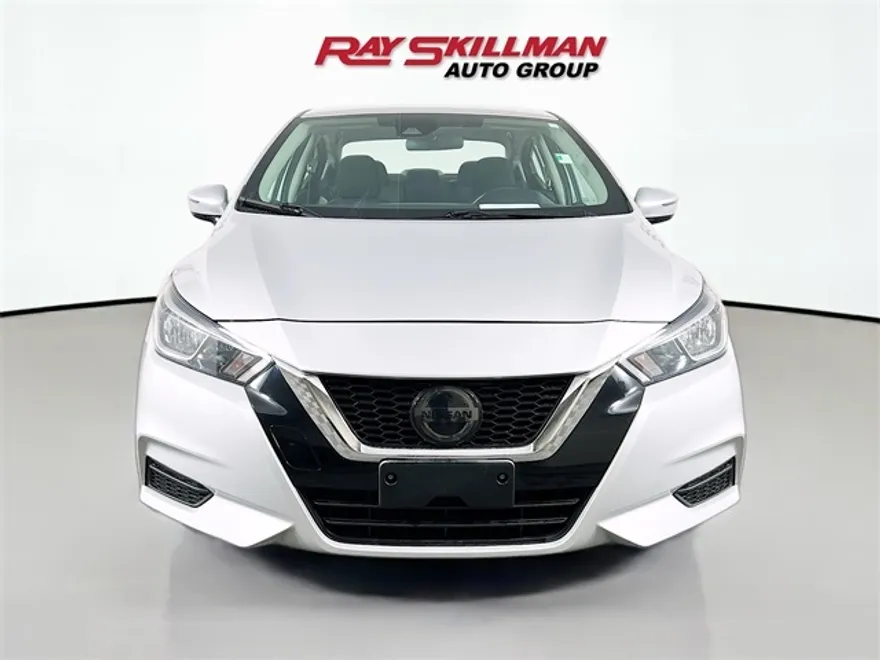 2020 Nissan Versa 1.6 SV photo 1