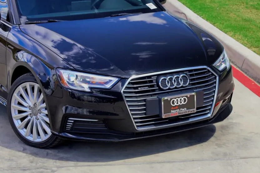 2017 Audi A3 E-tron Premium photo 1