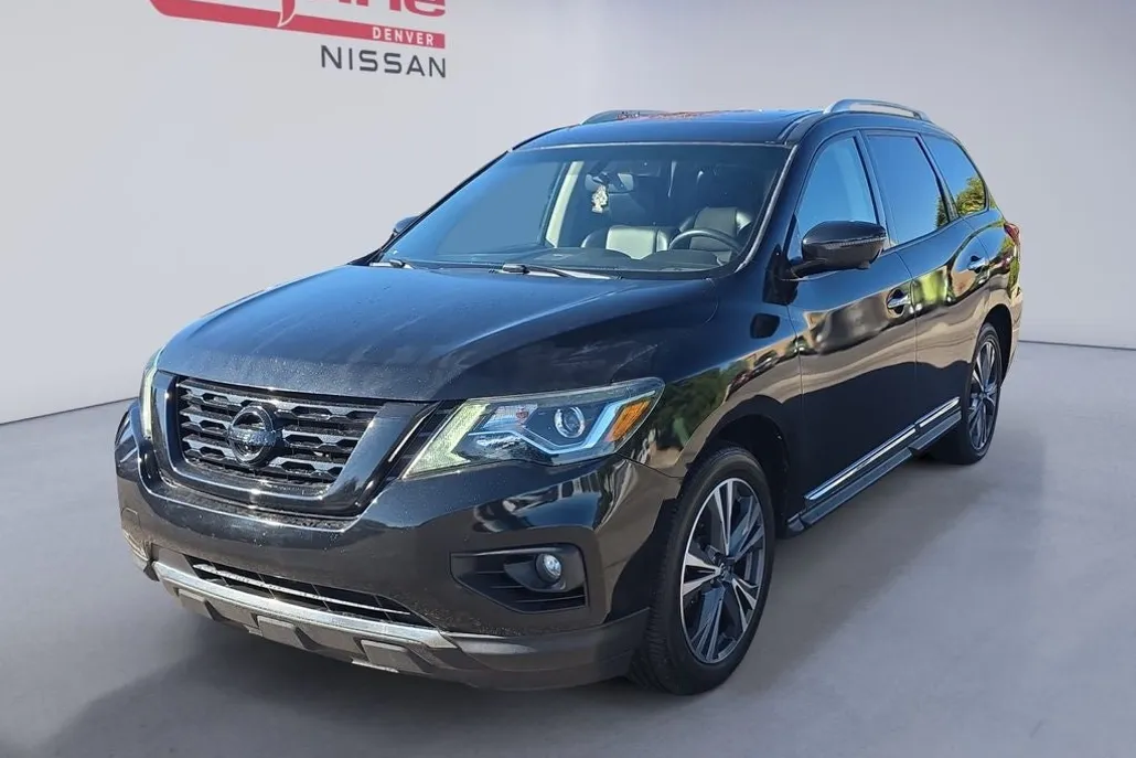 2019 Nissan Pathfinder Platinum photo 1