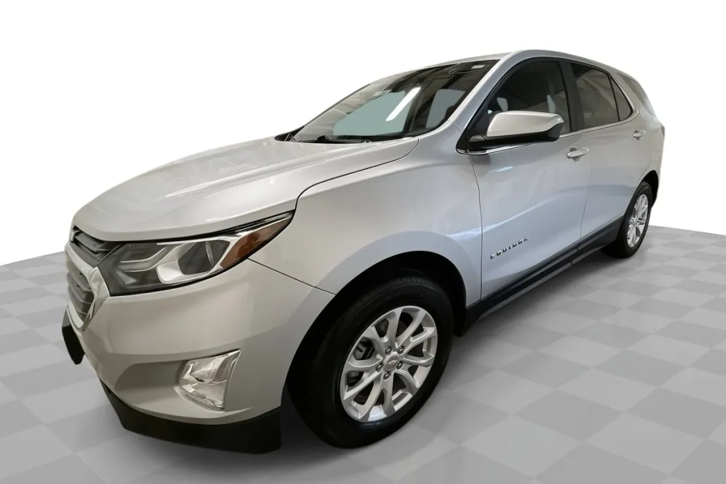 2021 Chevrolet Equinox LT photo 1