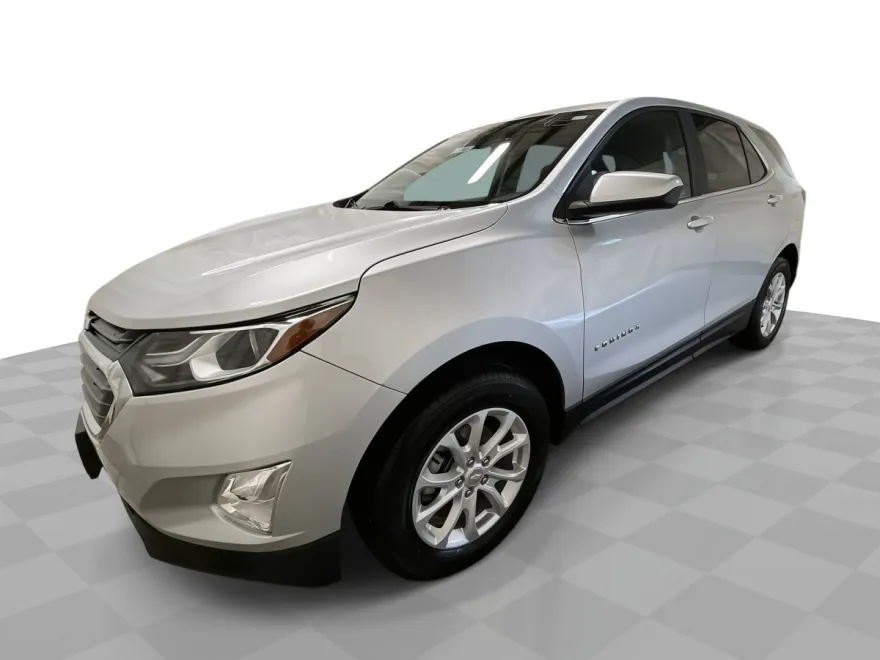 2021 Chevrolet Equinox LT photo 1