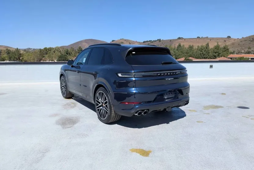 2025 Porsche Cayenne E-Hybrid photo 1