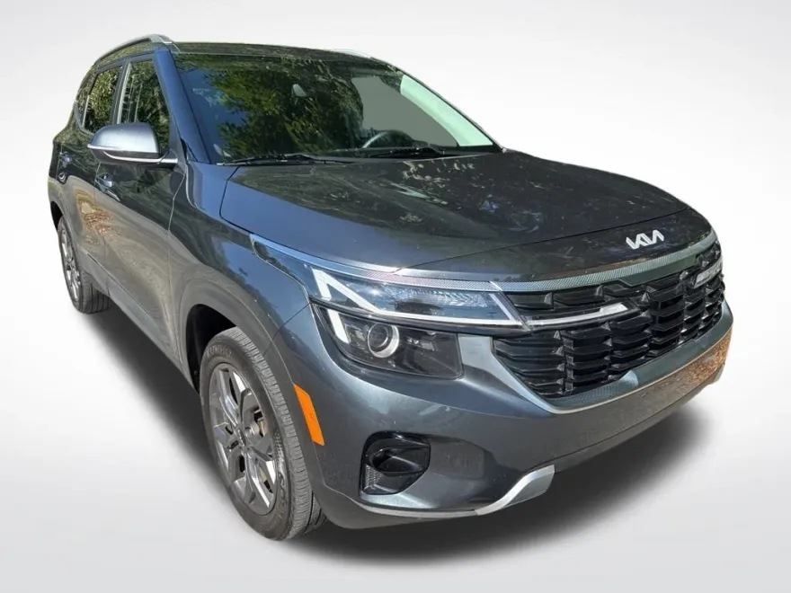 2024 Kia Seltos S photo 1