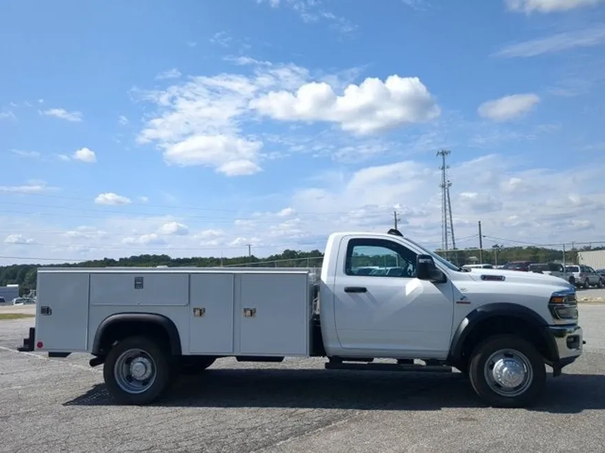 2025 Ram 5500 photo 1