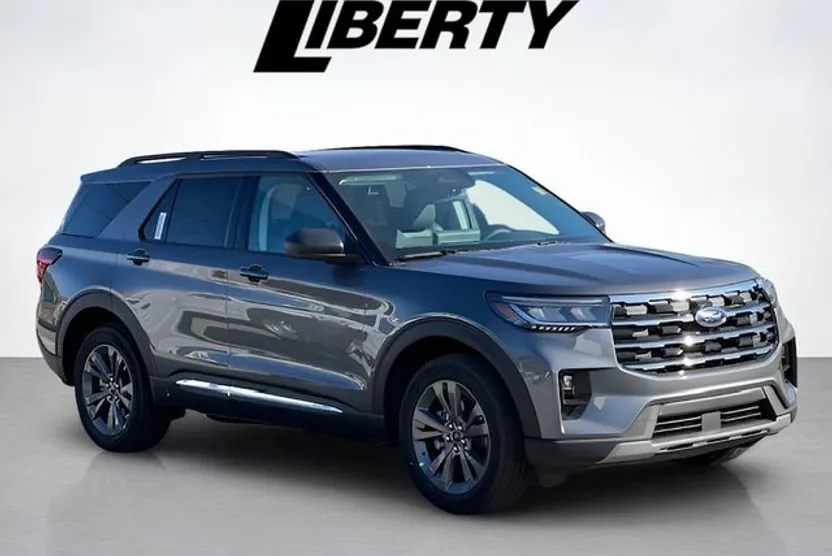 2025 Ford Explorer photo 1