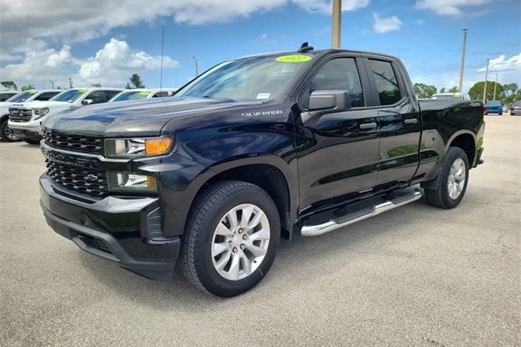 2022 Chevrolet Silverado 1500 Custom photo 1