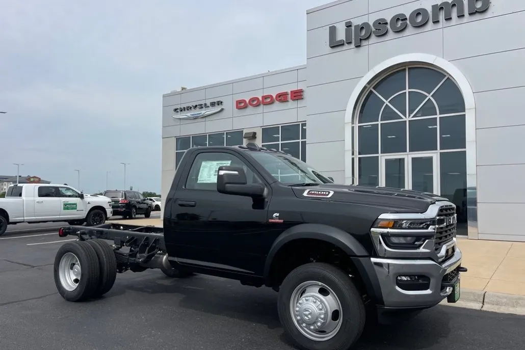 2025 Ram 4500 Tradesman photo 1