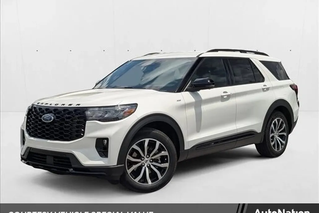 2025 Ford Explorer ST-Line photo 1