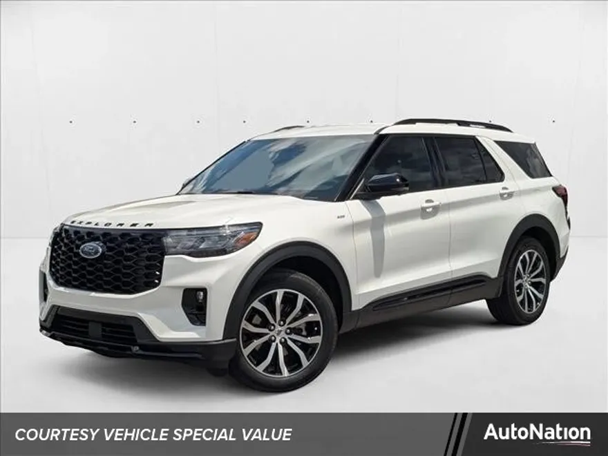 2025 Ford Explorer ST-Line photo 1