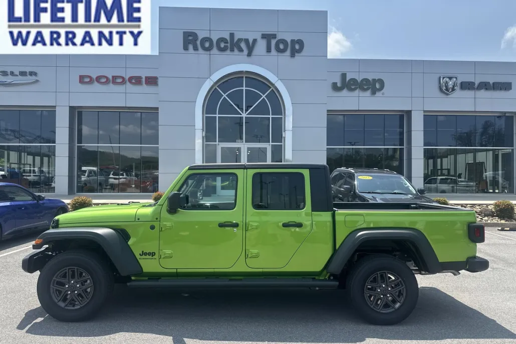 2025 Jeep Gladiator Sport S photo 1