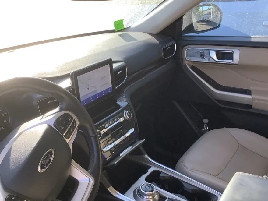 2023 Ford Explorer Limited photo 1