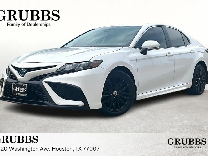 2024 Toyota Camry Hybrid SE photo 1