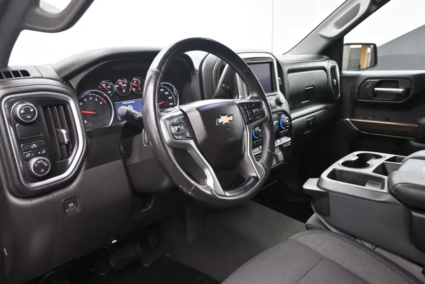 2019 Chevrolet Silverado 1500 LT photo 1