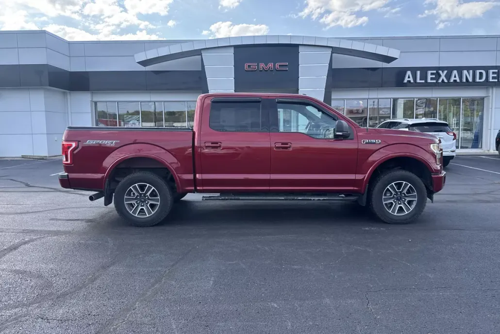 2017 Ford F-150 XLT photo 1