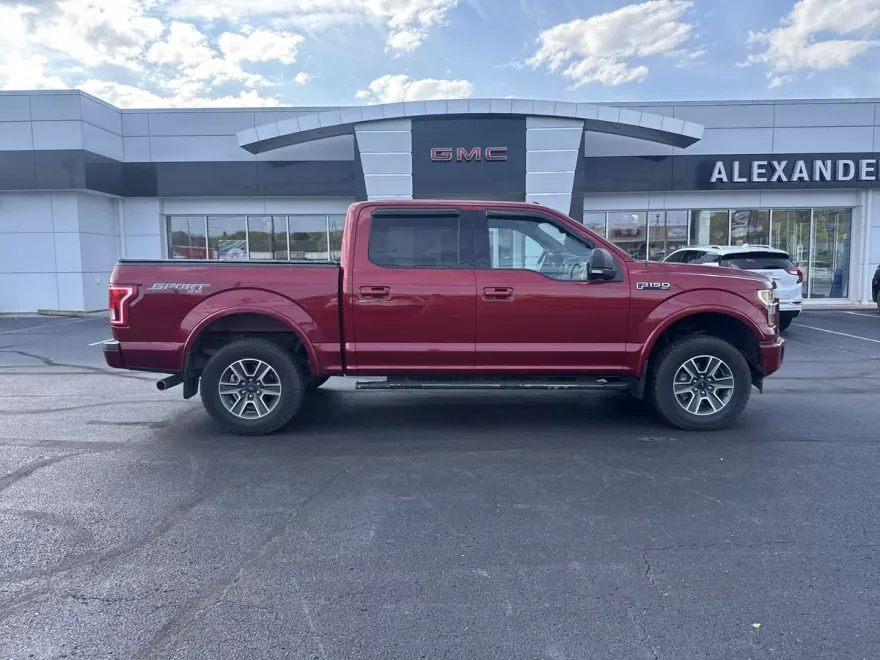 2017 Ford F-150 XLT photo 1