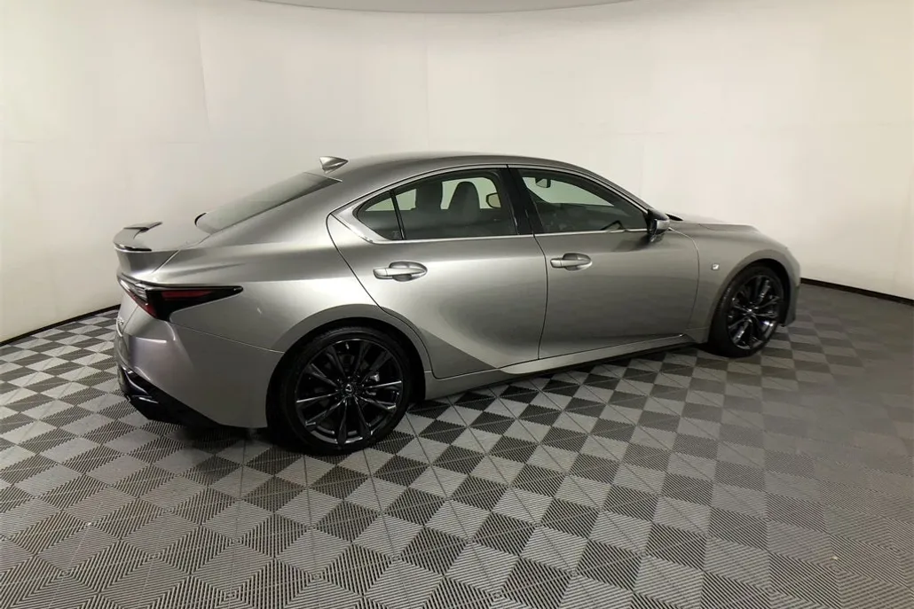 2022 Lexus IS 350 F SPORT photo 1