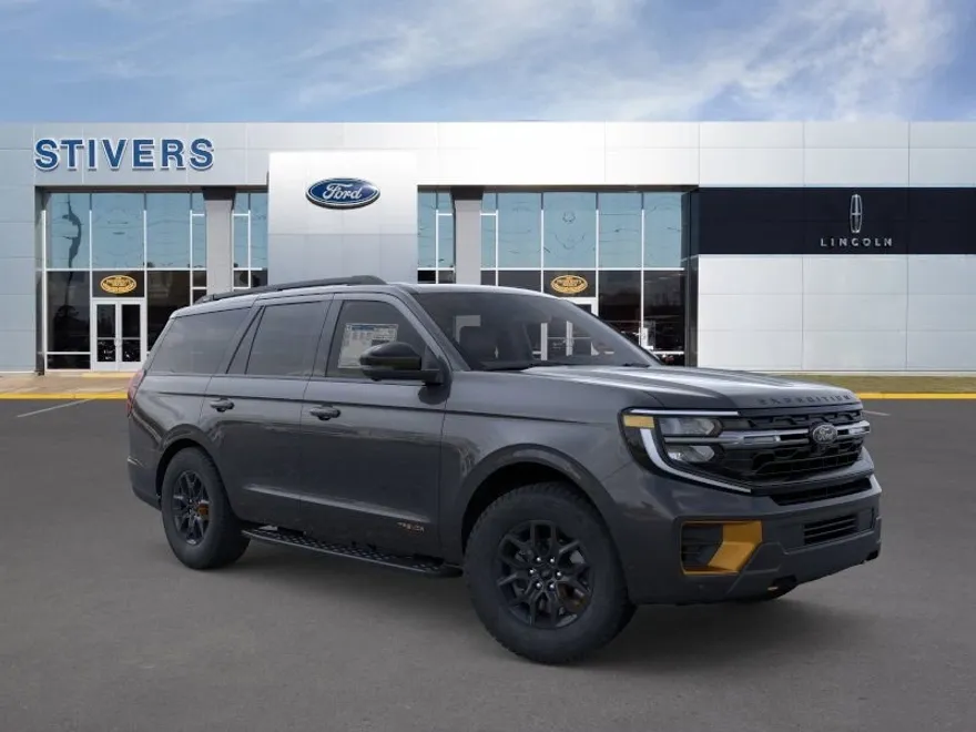 2025 Ford Expedition photo 1