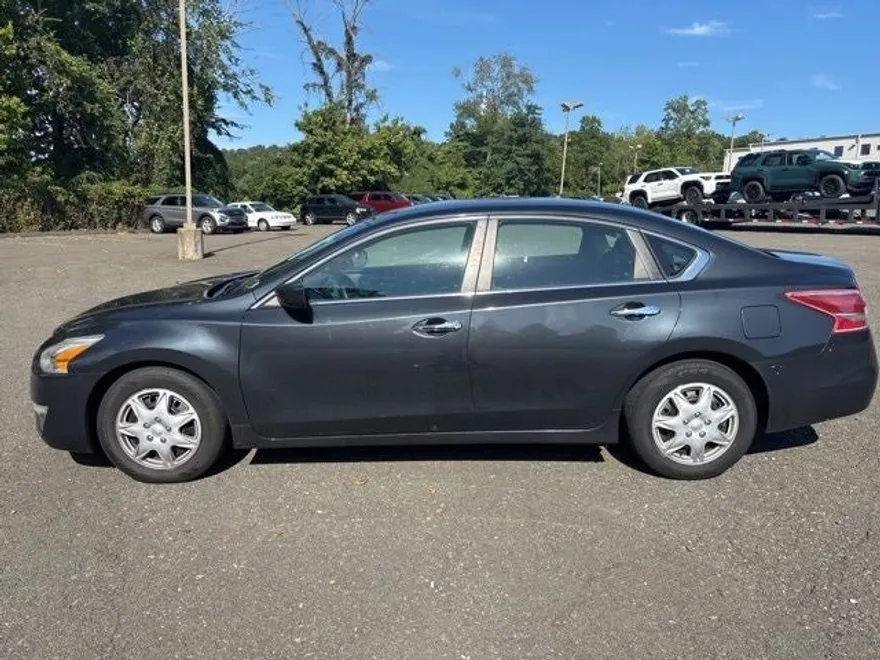 2013 Nissan Altima 2.5 S photo 1
