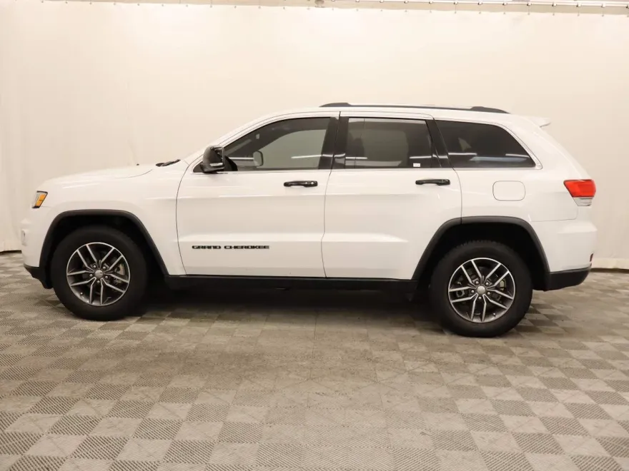 2017 Jeep Grand Cherokee Limited photo 1