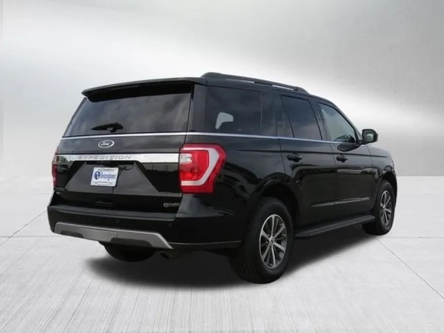 2021 Ford Expedition XLT photo 1