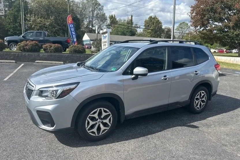 2020 Subaru Forester Premium photo 1