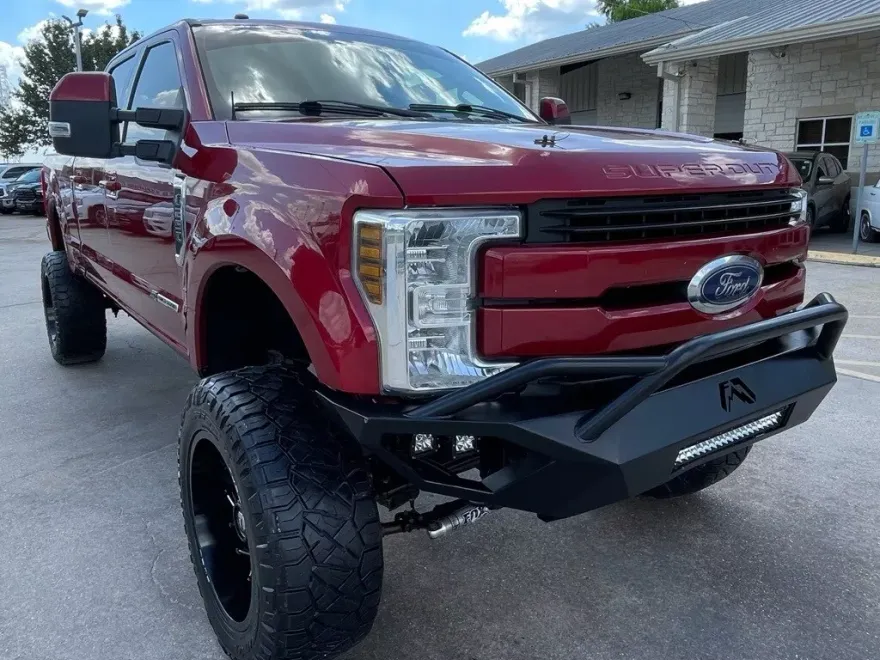 2018 Ford F-250 Lariat photo 1