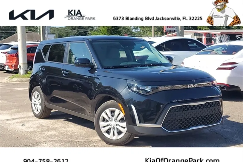 2025 Kia Soul LX photo 1