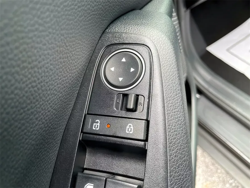 2024 Kia Seltos S photo 1