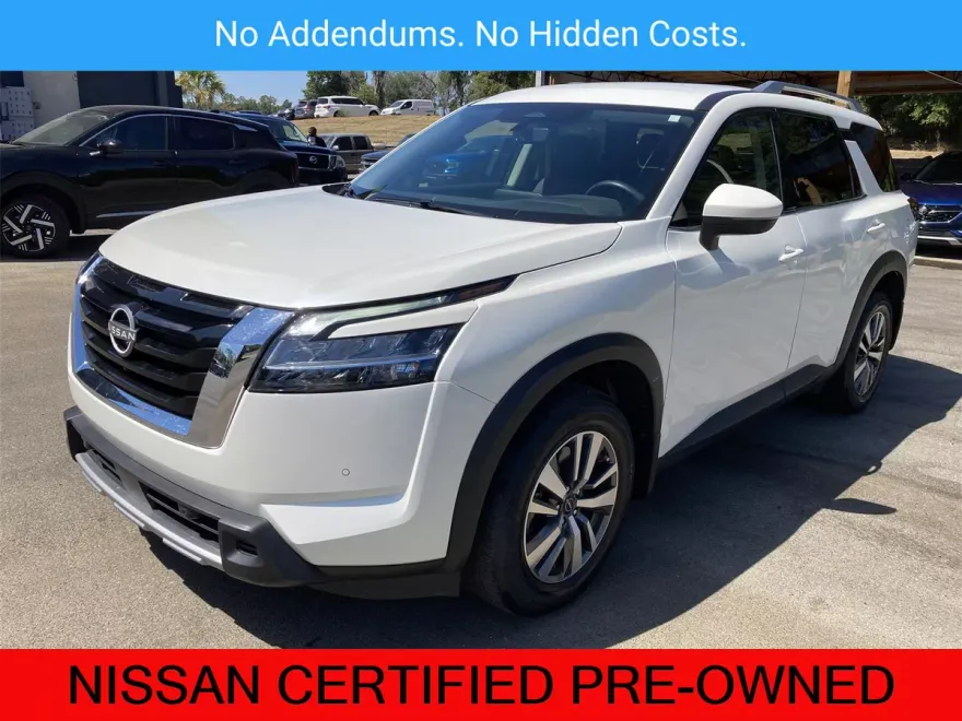 2023 Nissan Pathfinder SL photo 1
