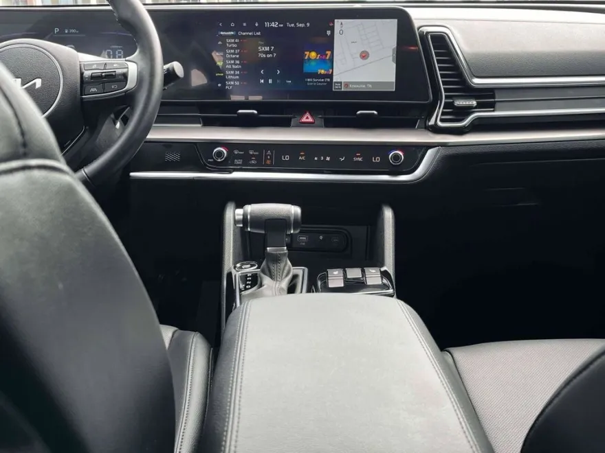 2025 Kia Sportage EX photo 1
