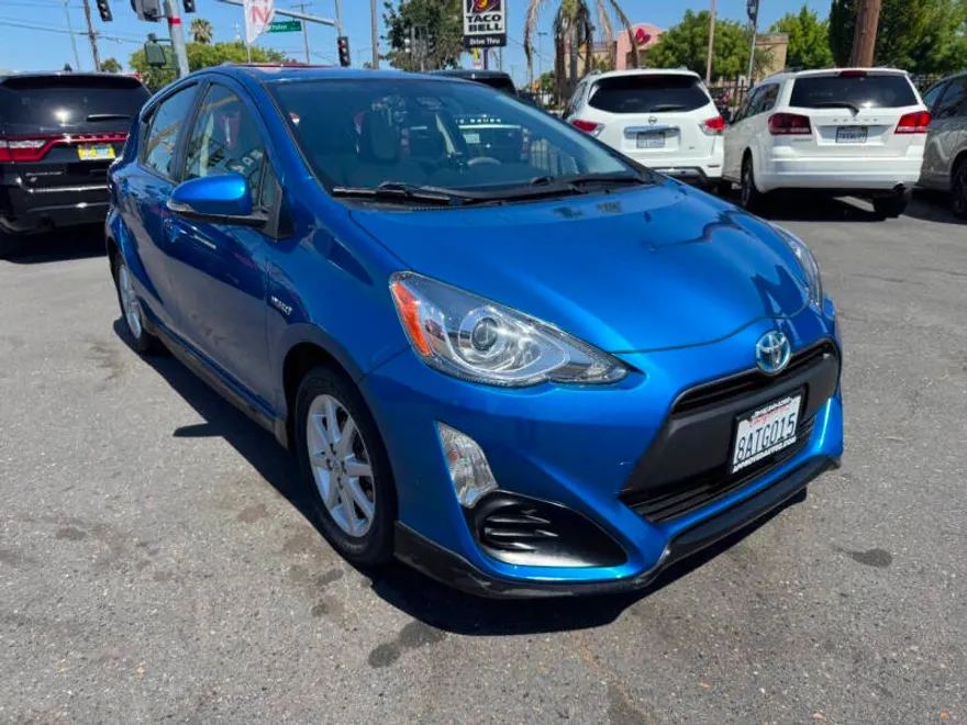 2017 Toyota Prius C One Two Three Four photo 1