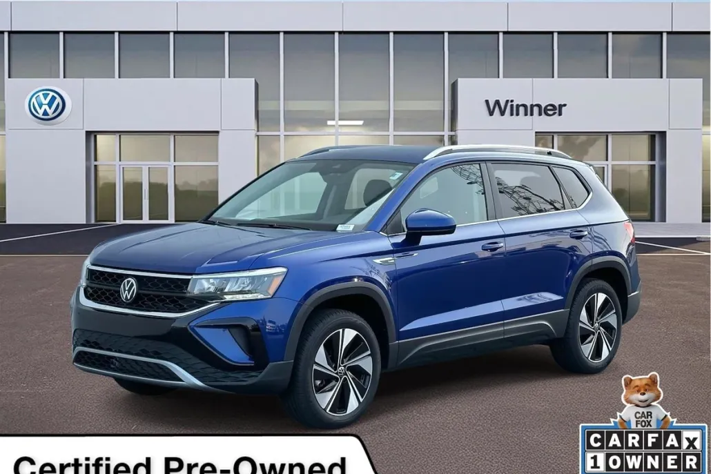 2024 Volkswagen Taos SE photo 1