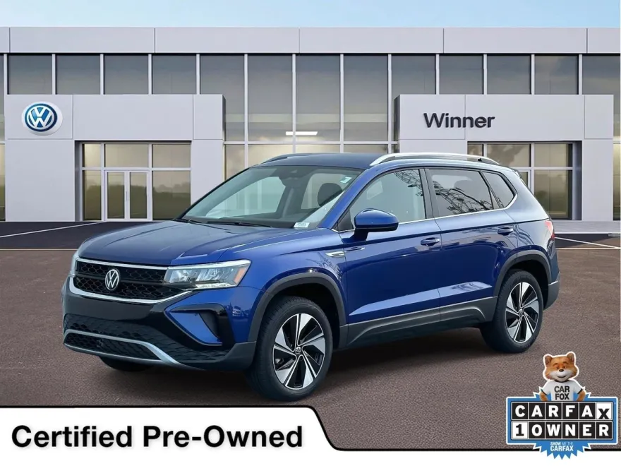 2024 Volkswagen Taos SE photo 1