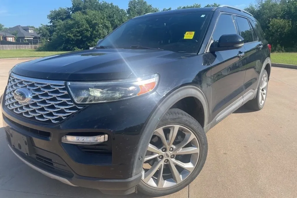 2021 Ford Explorer Platinum photo 1