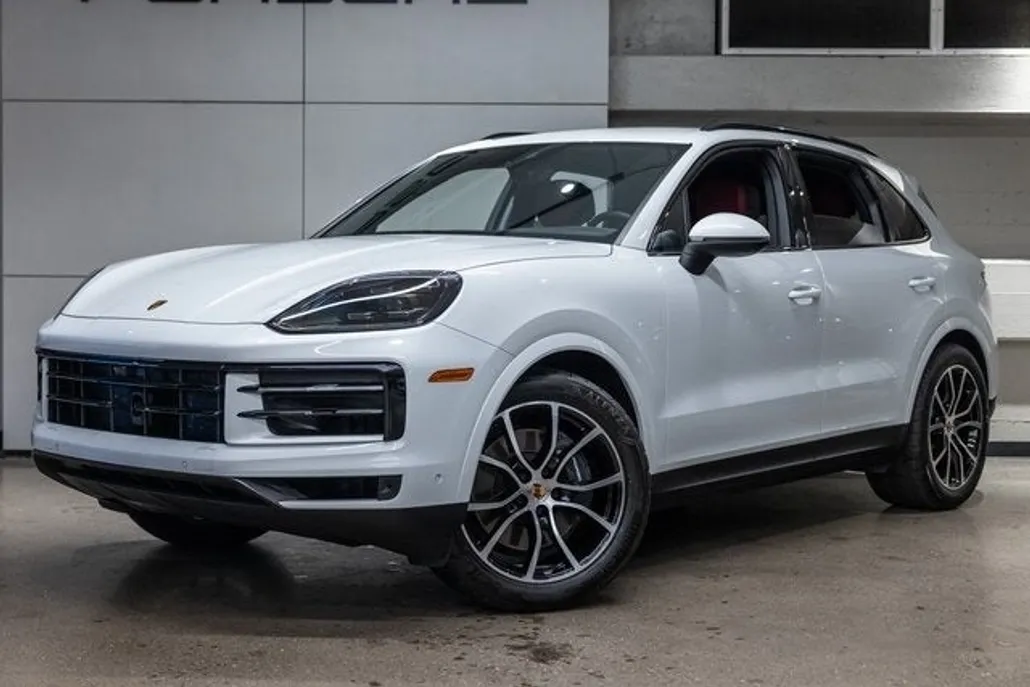 2025 Porsche Cayenne photo 1