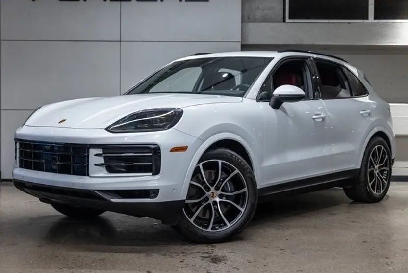 2025 Porsche Cayenne photo 1