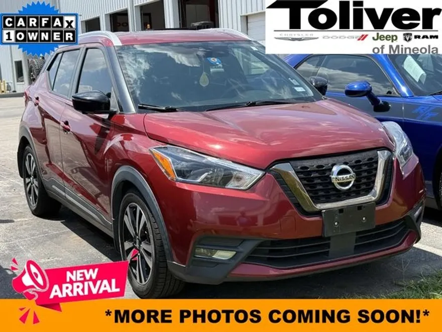 2020 Nissan Kicks SR photo 1