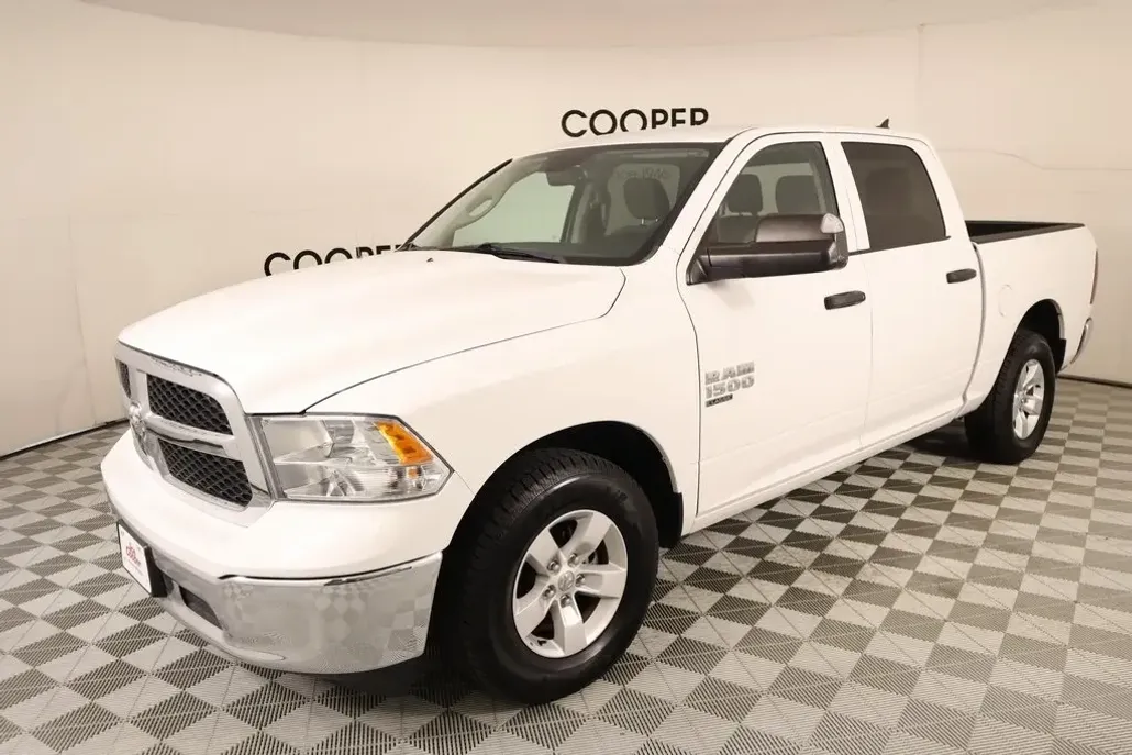 2022 Ram 1500 Classic SLT photo 1