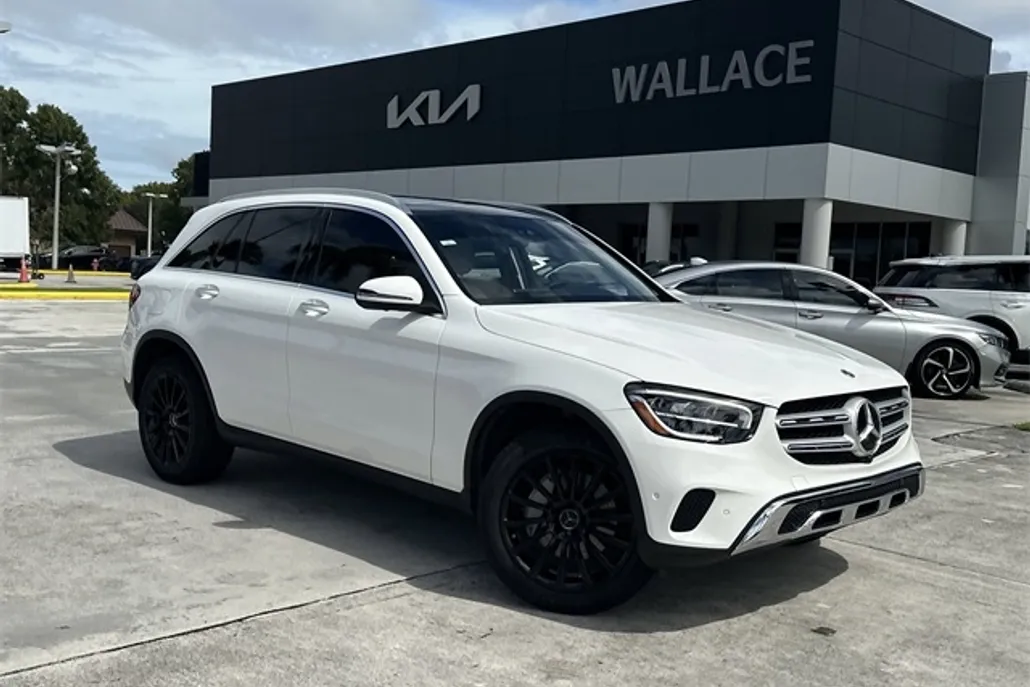 2022 Mercedes Benz GLC 300 photo 1
